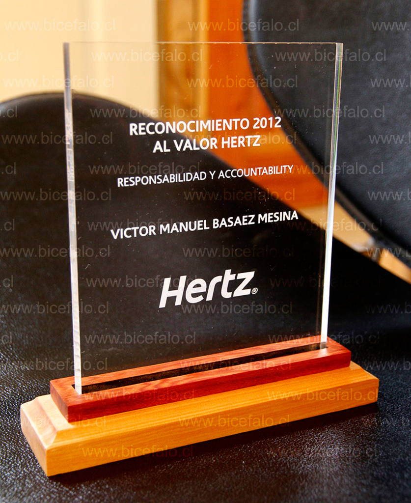 Trofeo acrilico madera