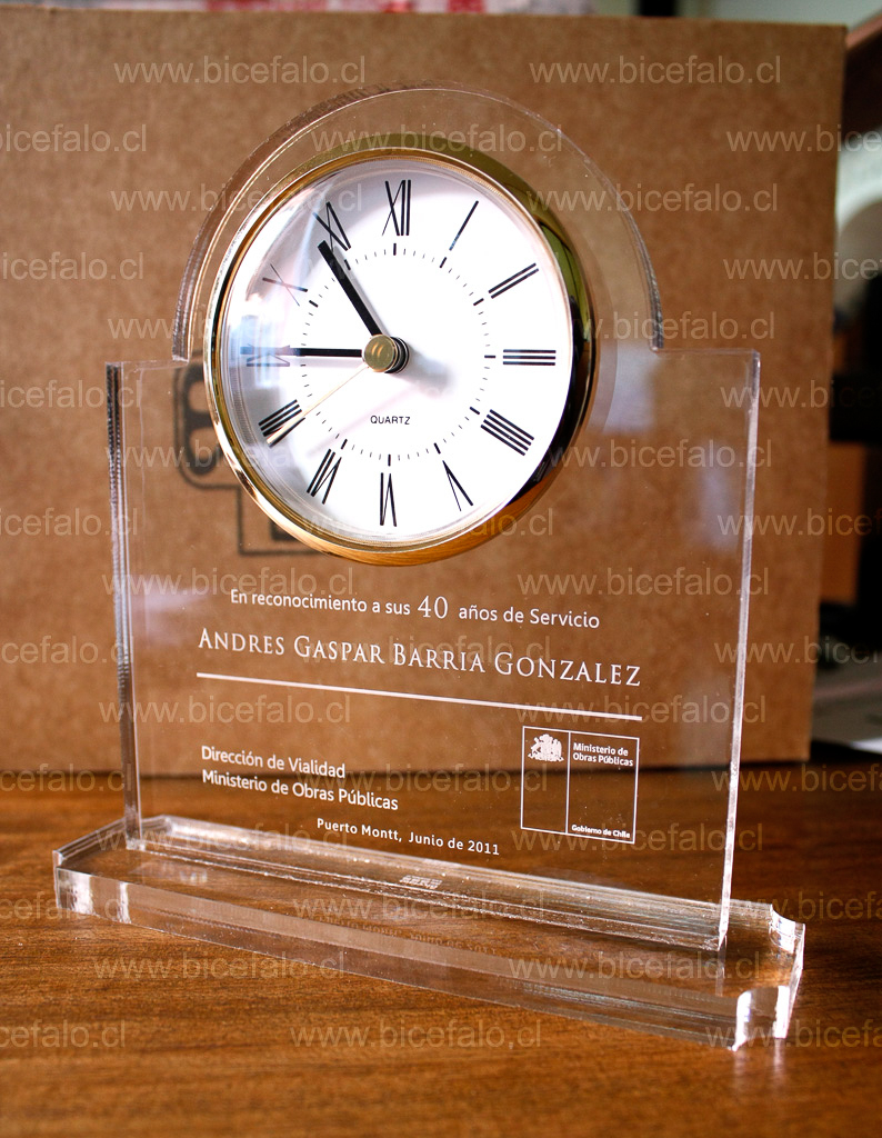 trofeo reloj acrilico