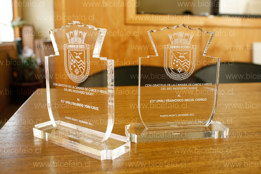 trofeo acrilico armada de chile